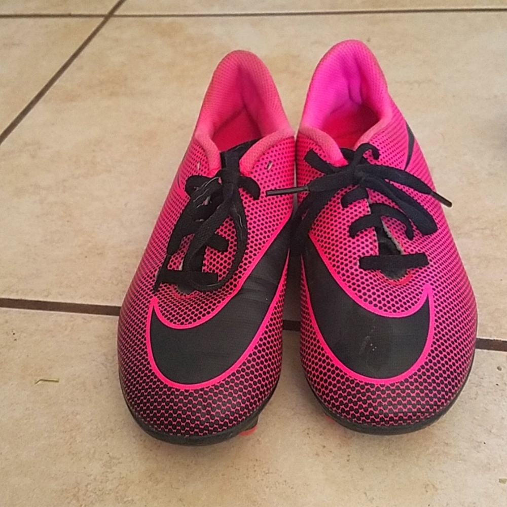Soccer cleats